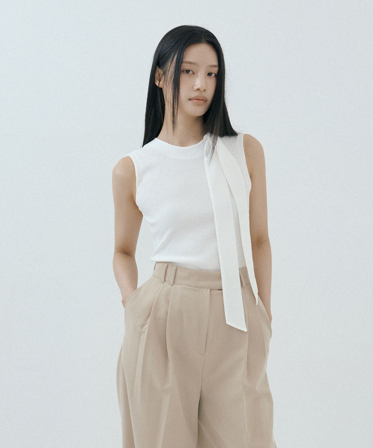 루시르주(LUCIR ZU) Scarf Neck Ribbed Tank (cream)