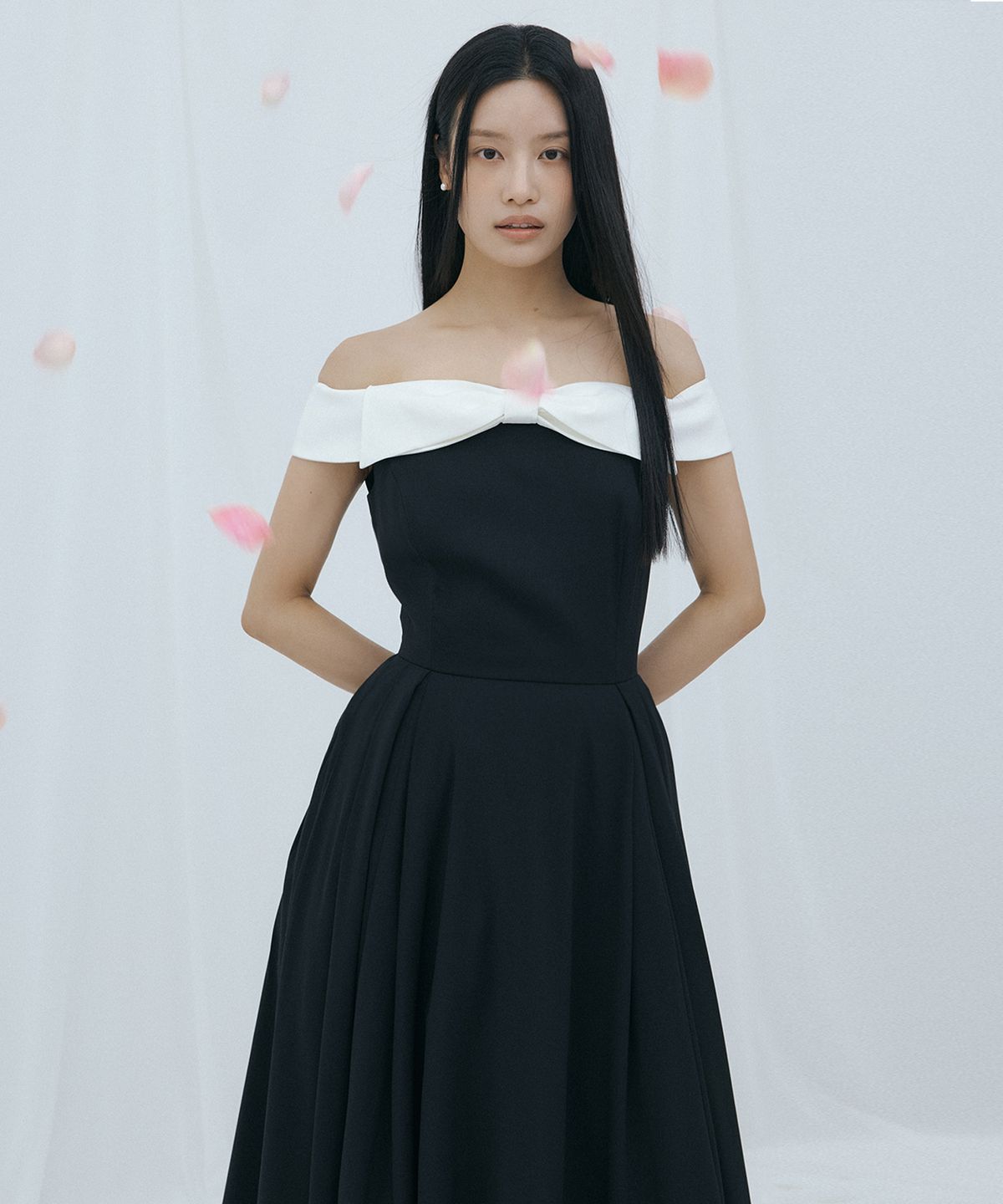 루시르주(LUCIR ZU) Ribbon Trim Off-Shoulder Dress (black)