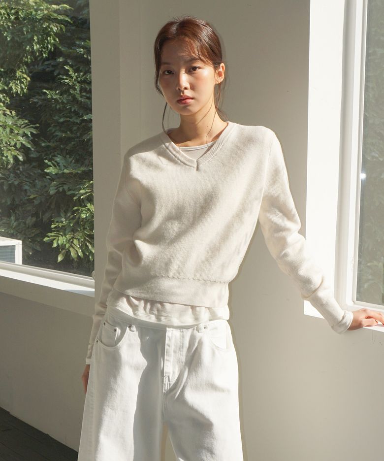 (woman) 에센셜 무드 크롭 브이넥 니트_Ivory
