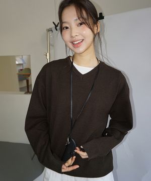 (woman) 에센셜 무드 브이넥 니트_Brown
