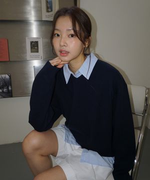 (woman) 에센셜 무드 브이넥 니트_Navy