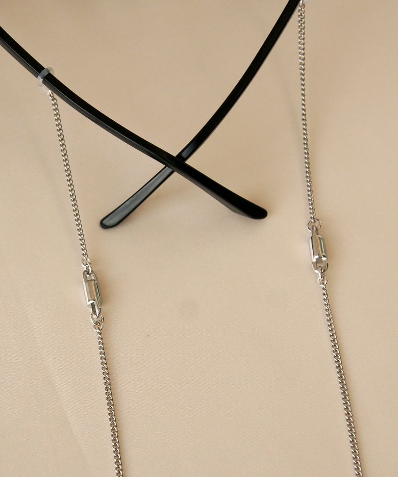Clean metal glasses chain
