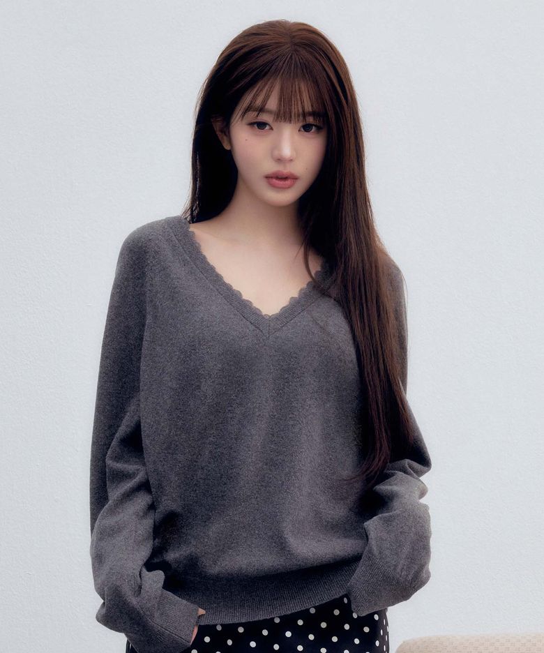 LACE V NECK KNIT DEEP GRAY