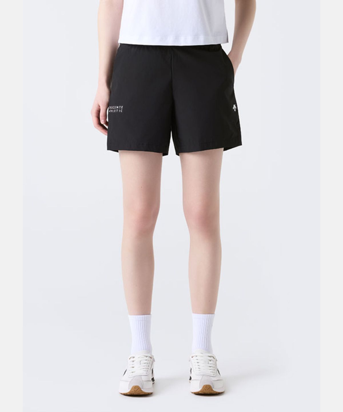 데상트(DESCENTE) 우먼스 5인치 우븐 쇼츠 블랙 SR122PHP21
