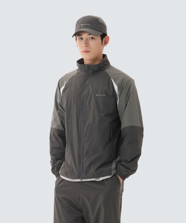 경량 타슬란 컬러블럭 스탠드넥 바람막이 (S26SMLWB58) Rustic Khaki