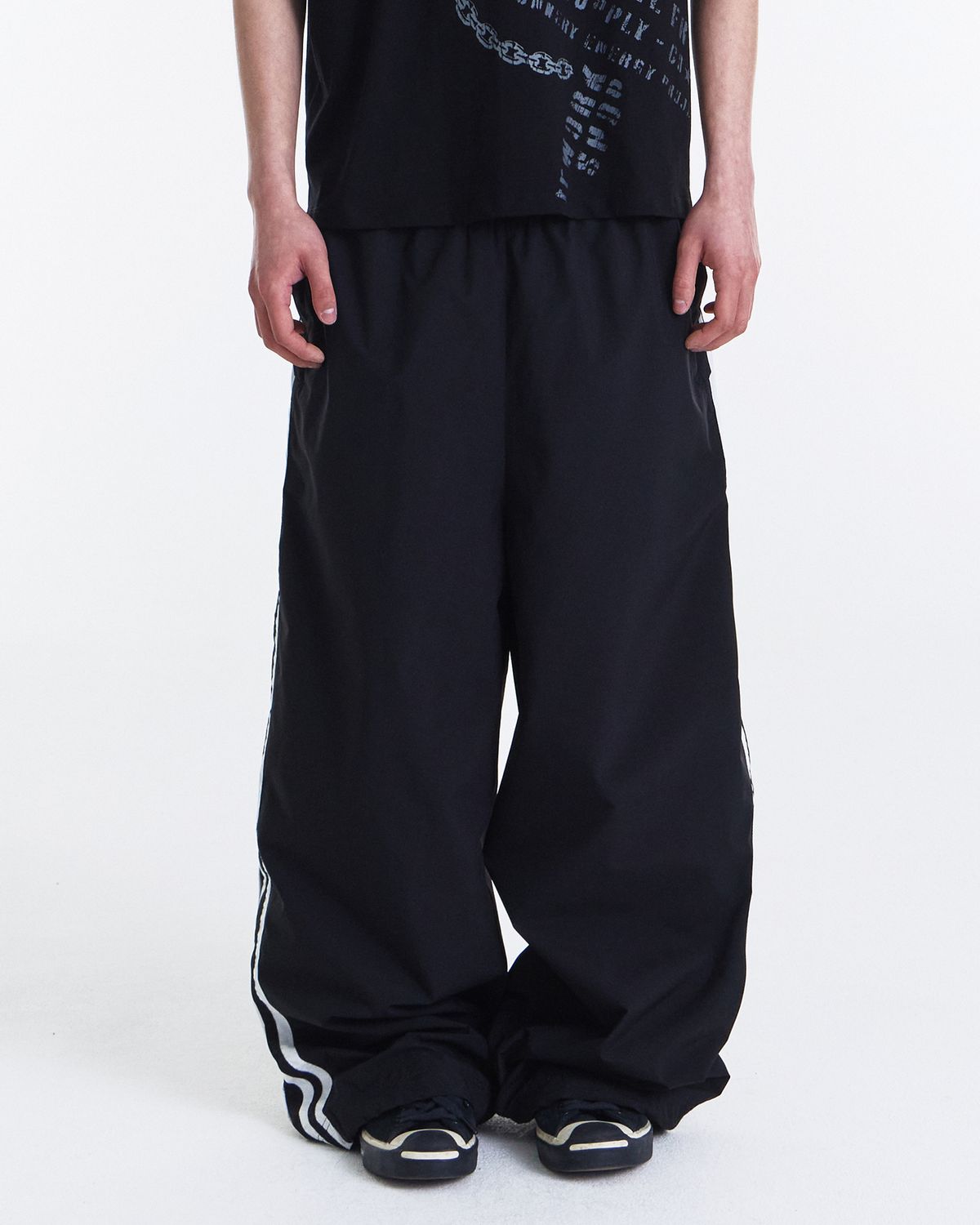 기철(KICHUL) Layer Side Line Track Pants (Black)