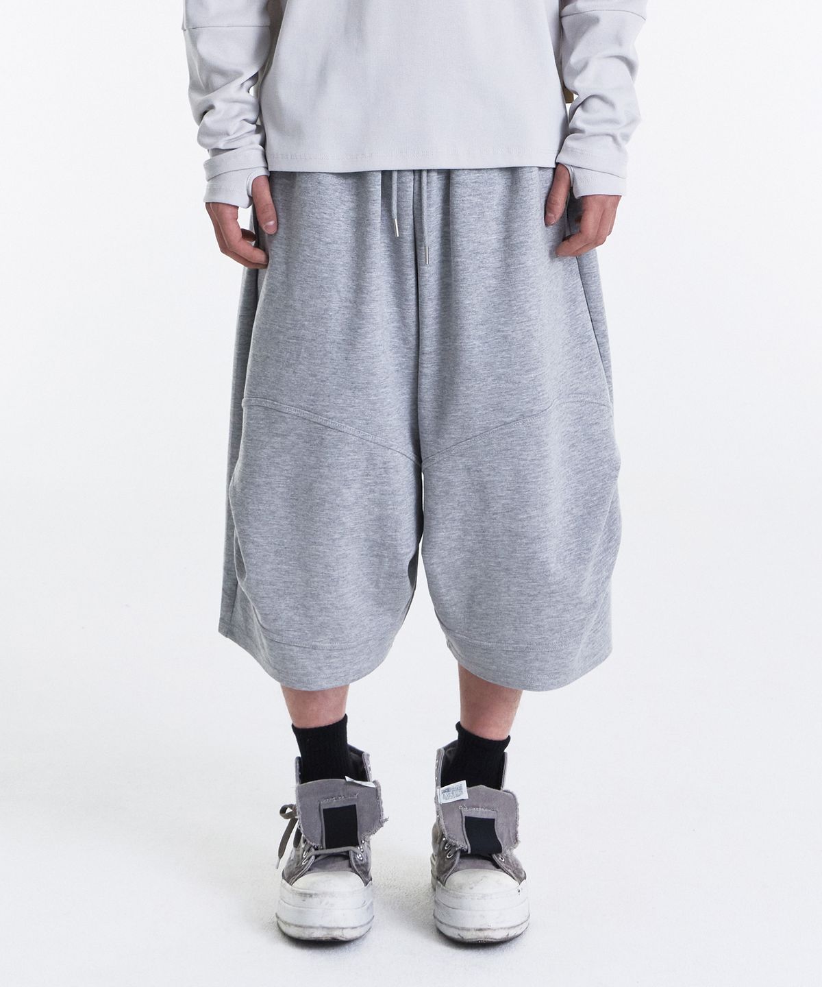 기철(KICHUL) Flow Knee Bermuda Sweat Pants (Melange Grey)