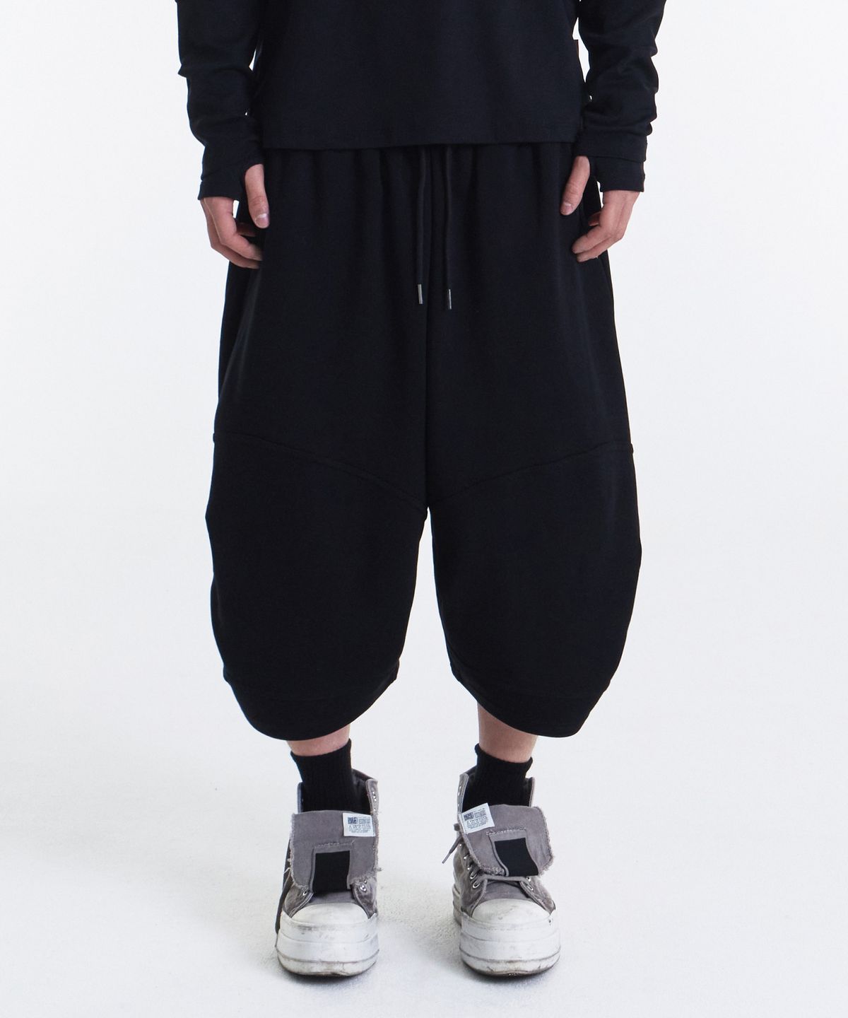 기철(KICHUL) Flow Knee Bermuda Sweat Pants (Black)