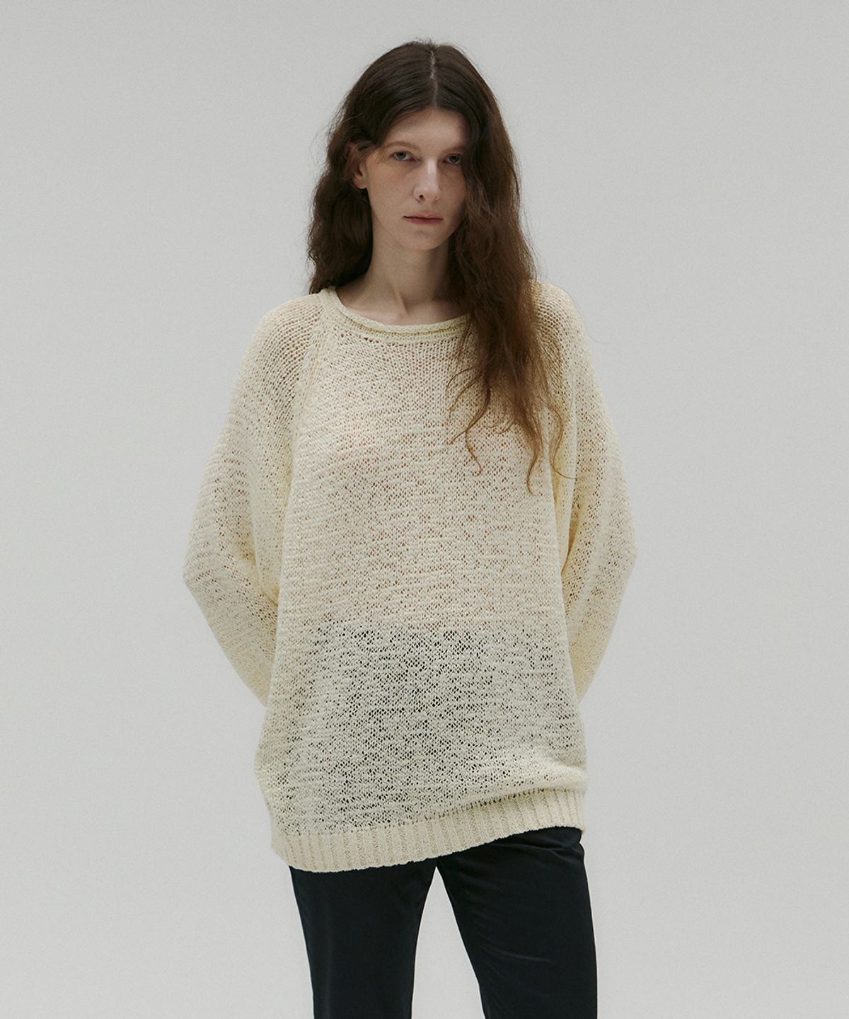 솔티페블(SALTY PEBBLE) TAPE YARN LOOSE-FIT KNIT [IVORY]