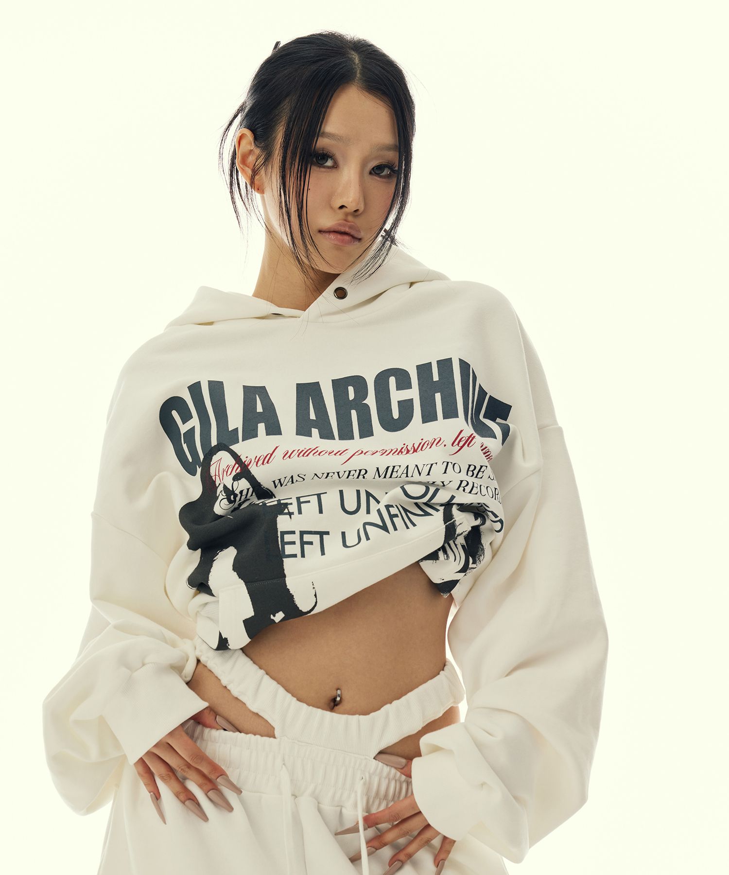 MUSINSA | GILAARCHIVE TWICE GIRL OVER SIZE HOODED_WHITE
