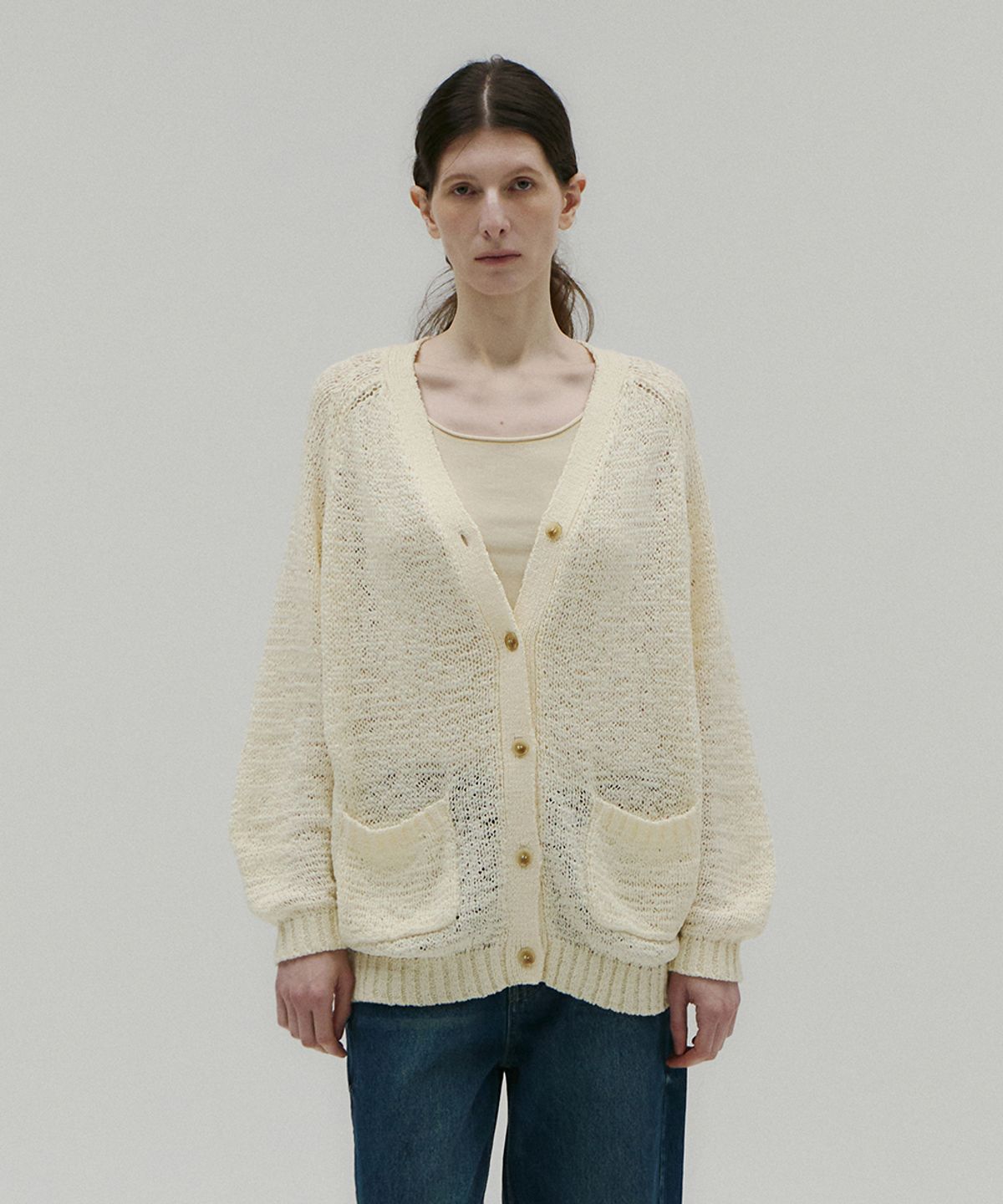 솔티페블(SALTY PEBBLE) TAPE YARN LOOSE-FIT CARDIGAN [IVORY]