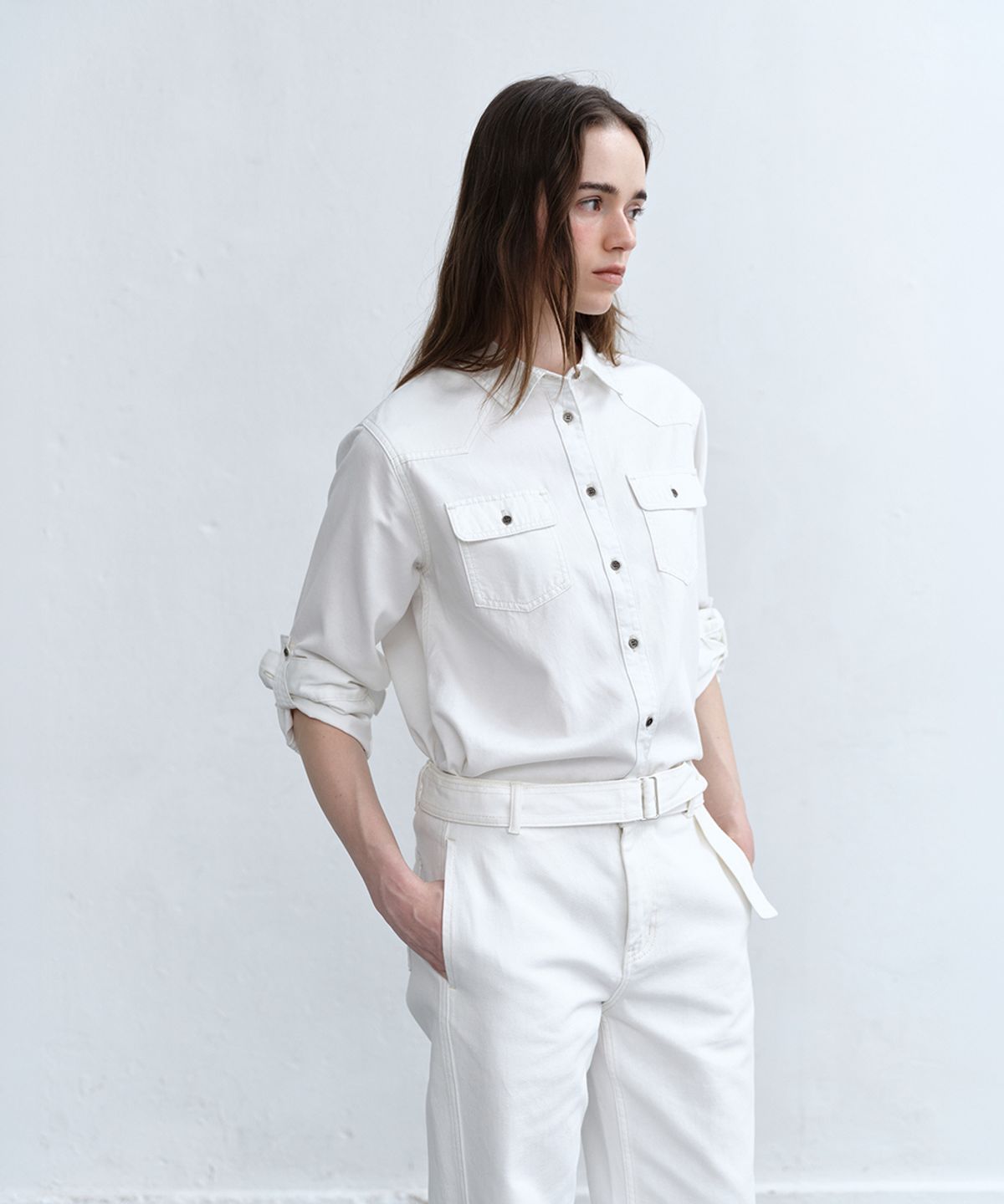 로우타이드(LOW TIDE) STITCHED BUTTON DENIM SHIRT [WHITE]