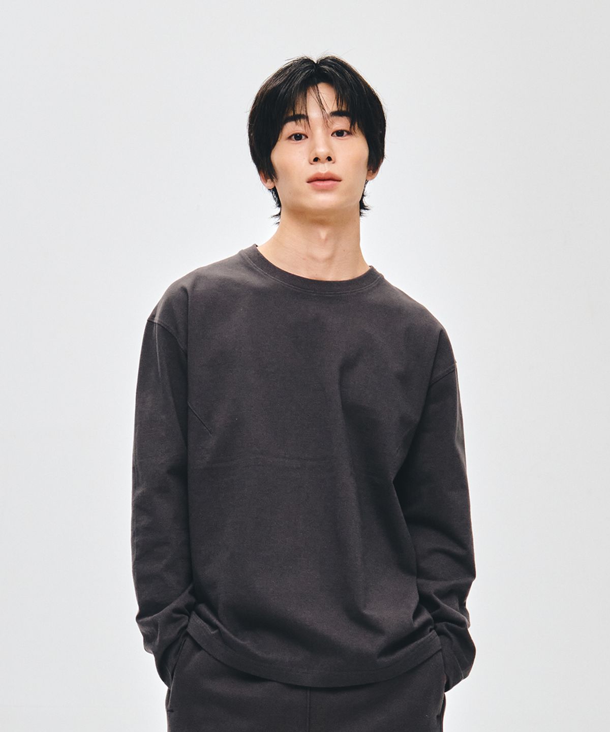 게인스보로(GAINSBORO) S420 스트럭처 다트 롱슬리브_그라파이트