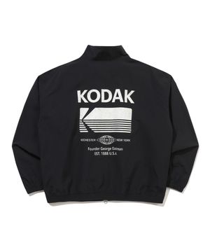 에센셜 빅로고 스탠넥 자켓 BLACK