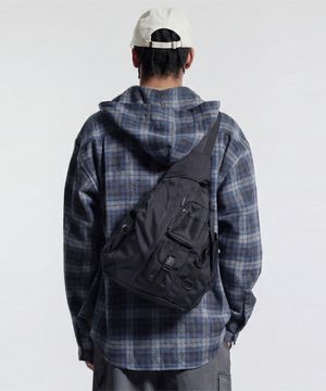 멀티 포켓 슬링백 블랙