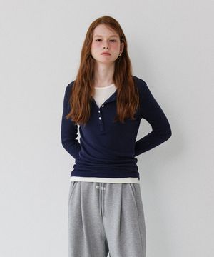 Henley Neck Layered T-shirt_Navy Ivory