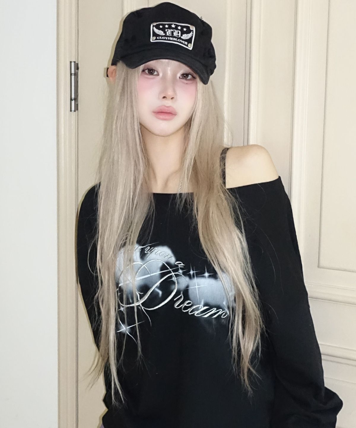 러브이즈트루(LUVISTRUE) EL HORSE ONE-SHOULDER TEE(BLACK)