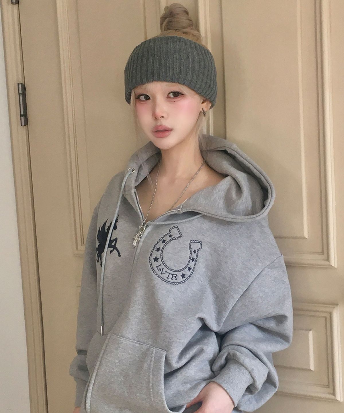 러브이즈트루(LUVISTRUE) EL UNICORN HOOD ZIP UP(GRAY)