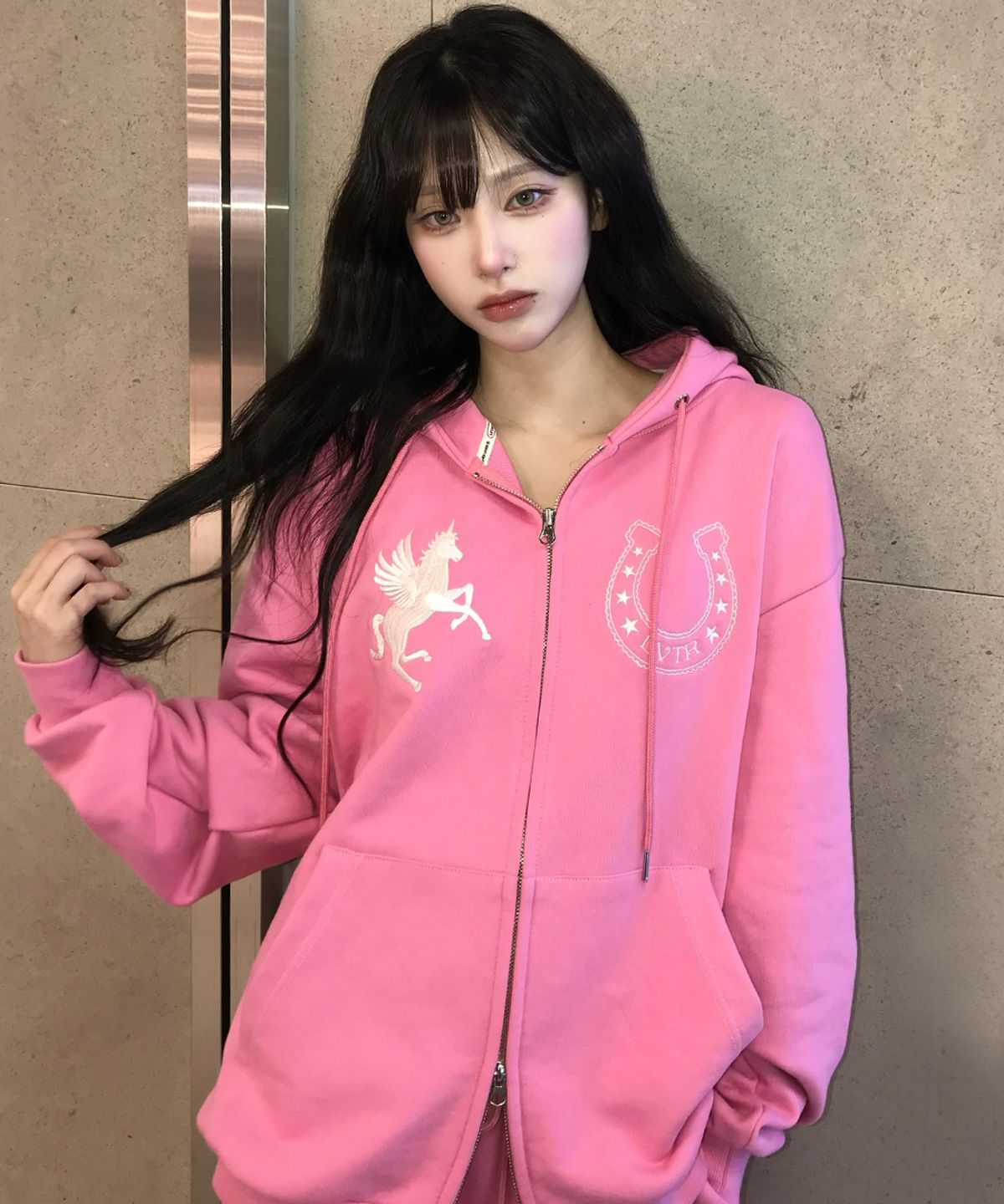 러브이즈트루(LUVISTRUE) EL UNICORN HOOD ZIP UP(PINK)
