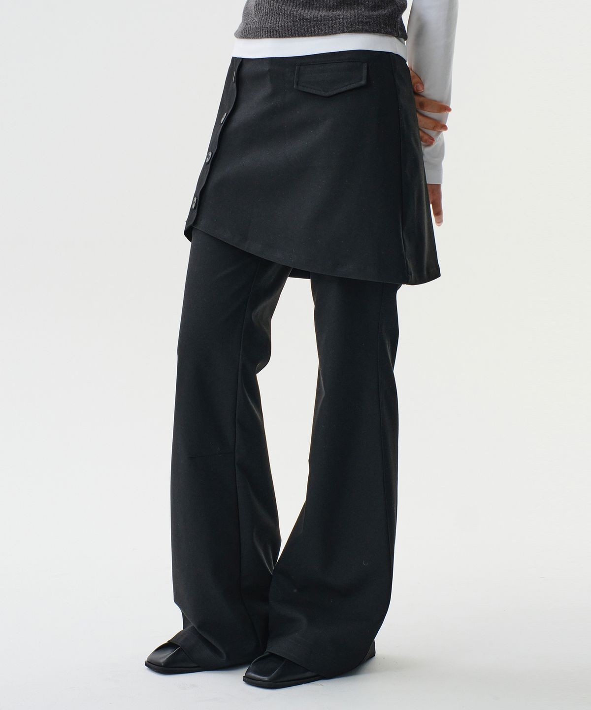 다이브인 우먼(DIVEIN WOMEN) 2WAY BUTTON DETAIL SKIRT PANTS (BLACK)