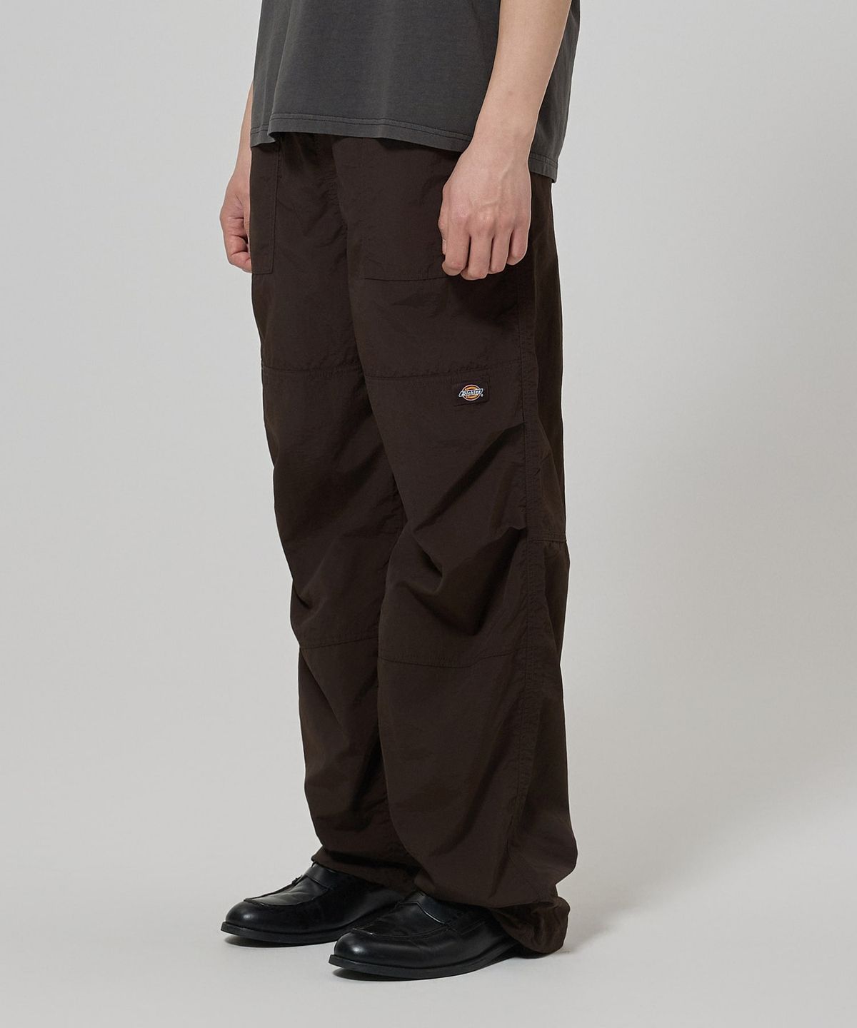 디키즈(DICKIES) 퍼티그 라이트 나일론 팬츠 Brown