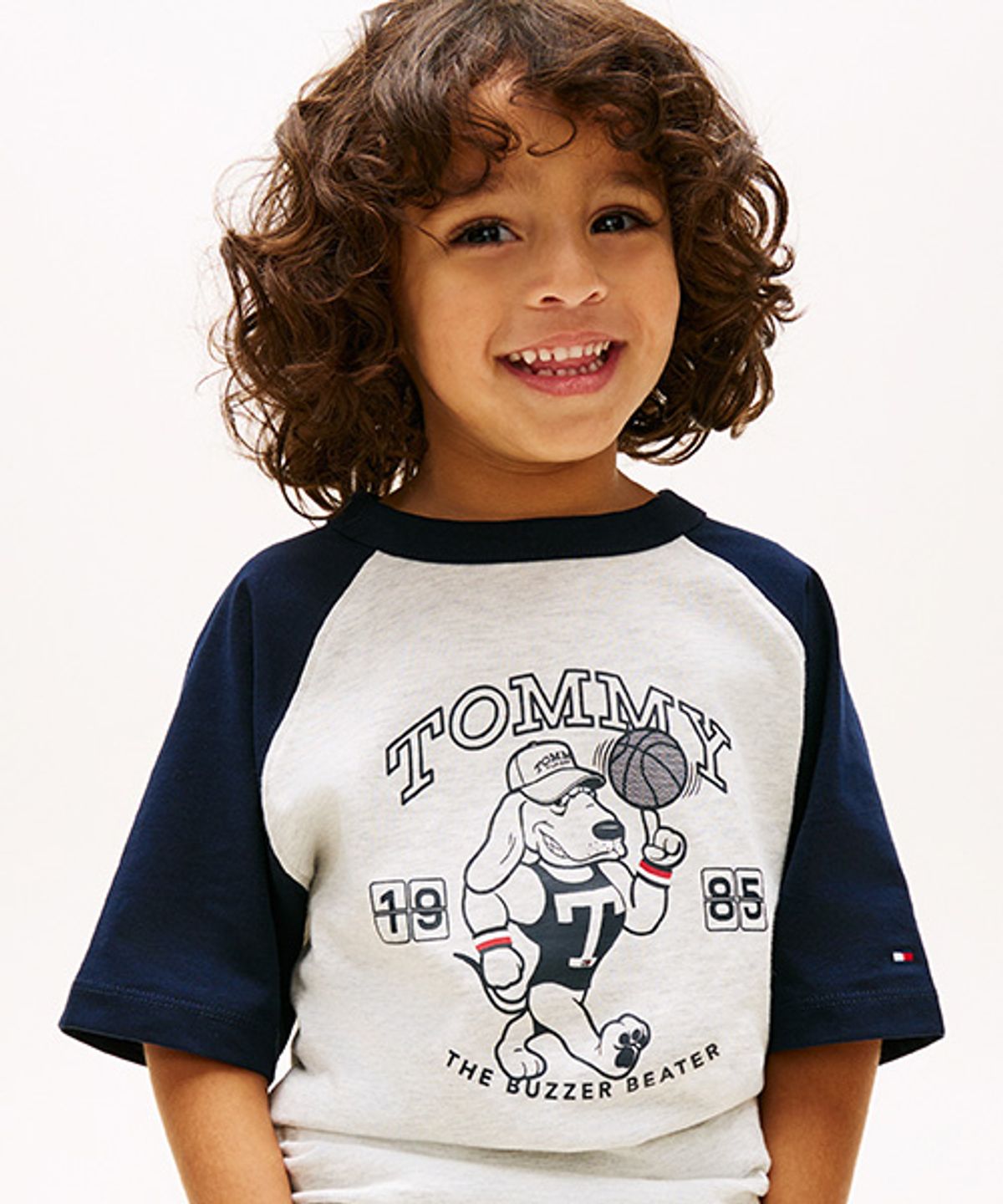 타미힐피거 키즈(TOMMY HILFIGER KIDS) 바스켓볼 그래픽 래글런 티셔츠