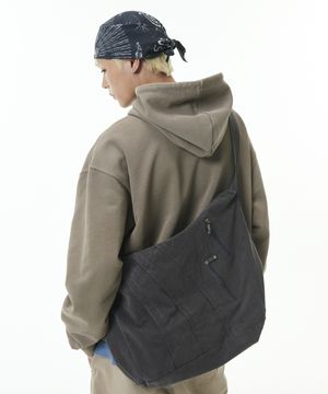 DEV:10 CROSSBODY BAG 01_CHARCOAL