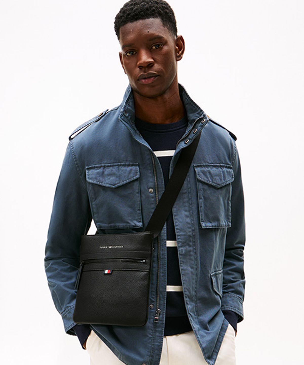 타미힐피거(TOMMY HILFIGER) 에센셜 크로스오버 백 (T12G0ABG060MT1BDS)