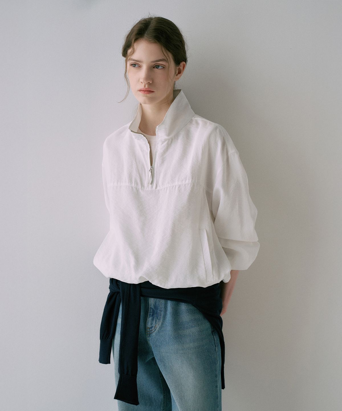 라메레이(LAMEREI) High-Neck Half Zip-Up Blouse[LMBFSPSH319]-White