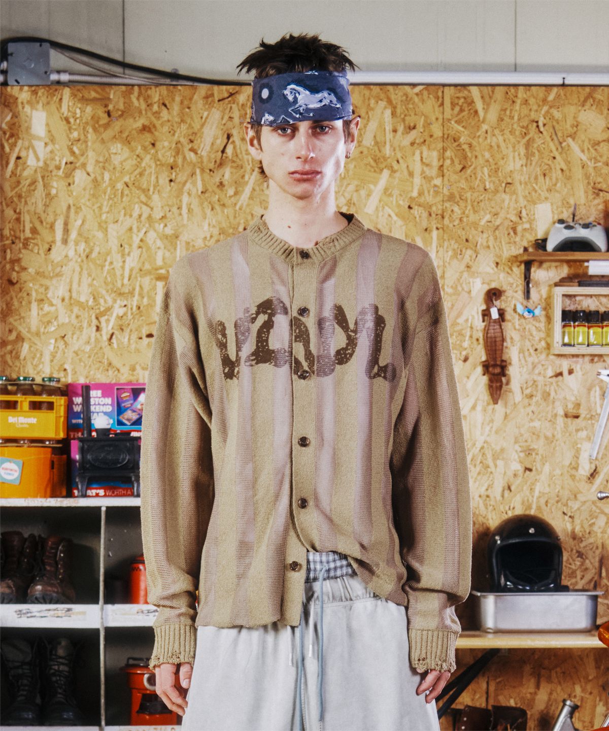 더바이닐하우스(THEVINYLHOUSE) NET MIXED GRUNGE CARDIGAN SAND
