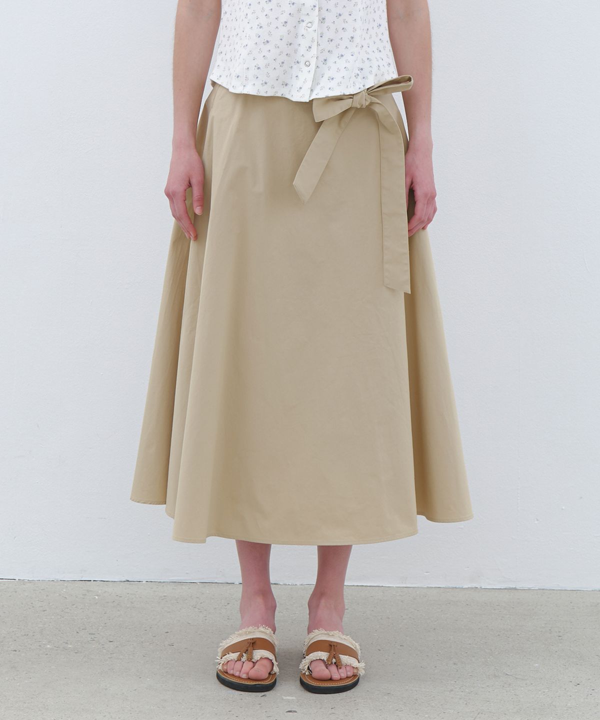 클루니(CLUNY) Wide tie flare long skirt - beige
