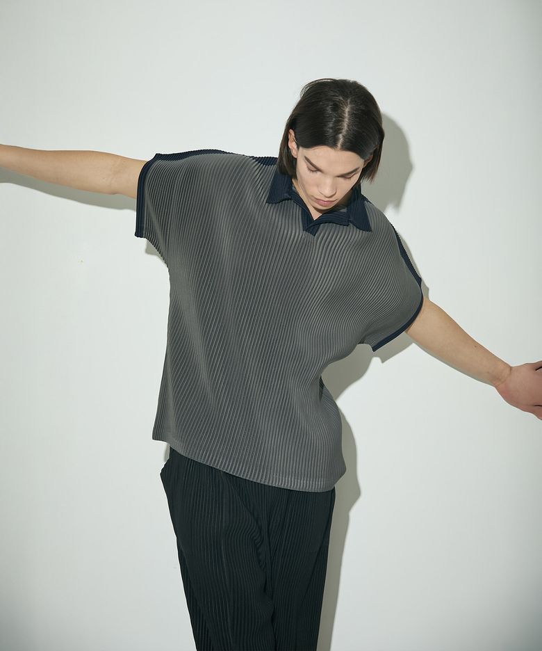 오픈 칼라 배색 플리츠 티셔츠_2colors