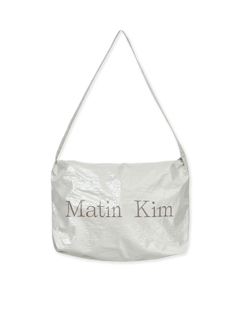 GLOSSY LIGHT TWO WAY BAG IN IVORY