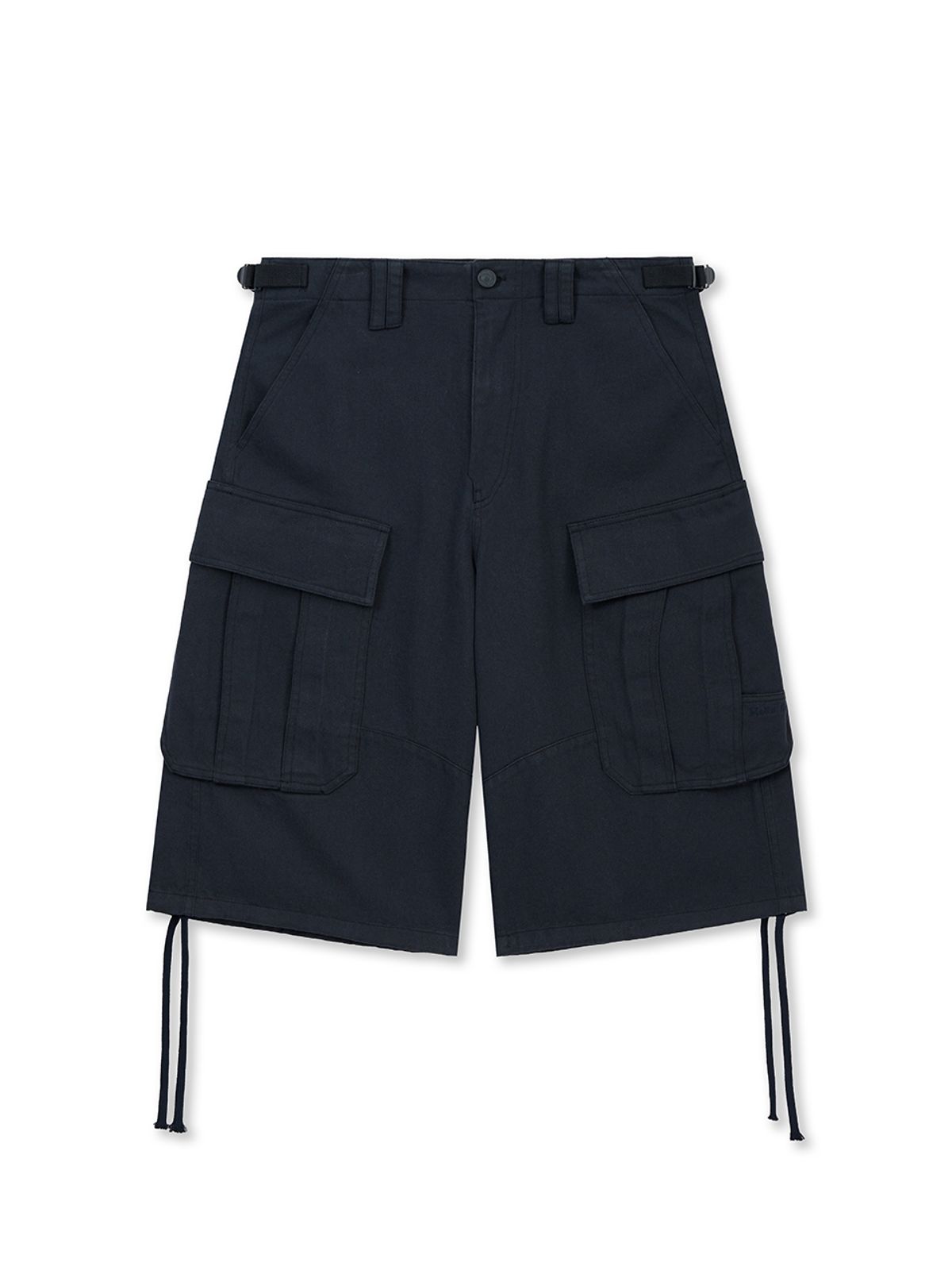 마뗑킴(MATIN KIM) UTILITY CARGO BERMUDA PANTS IN NAVY