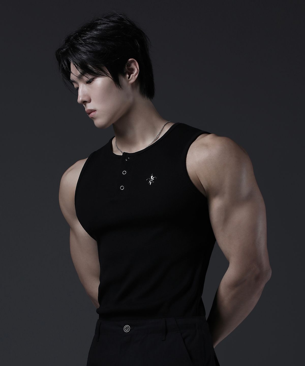카미드(CARMID) 글로리 헨리넥 슬리브리스 [블랙]
