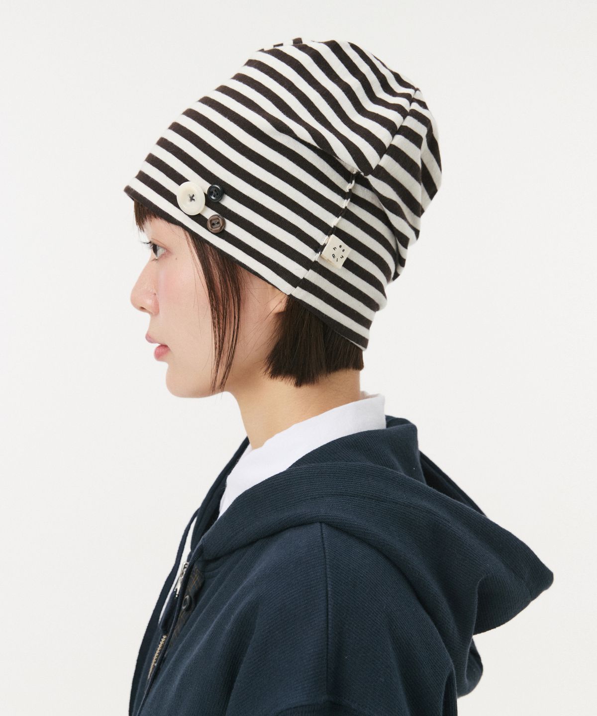 오헤시오(OHESHIO) REVERSIBLE BUTTON BEANIE, BROWN