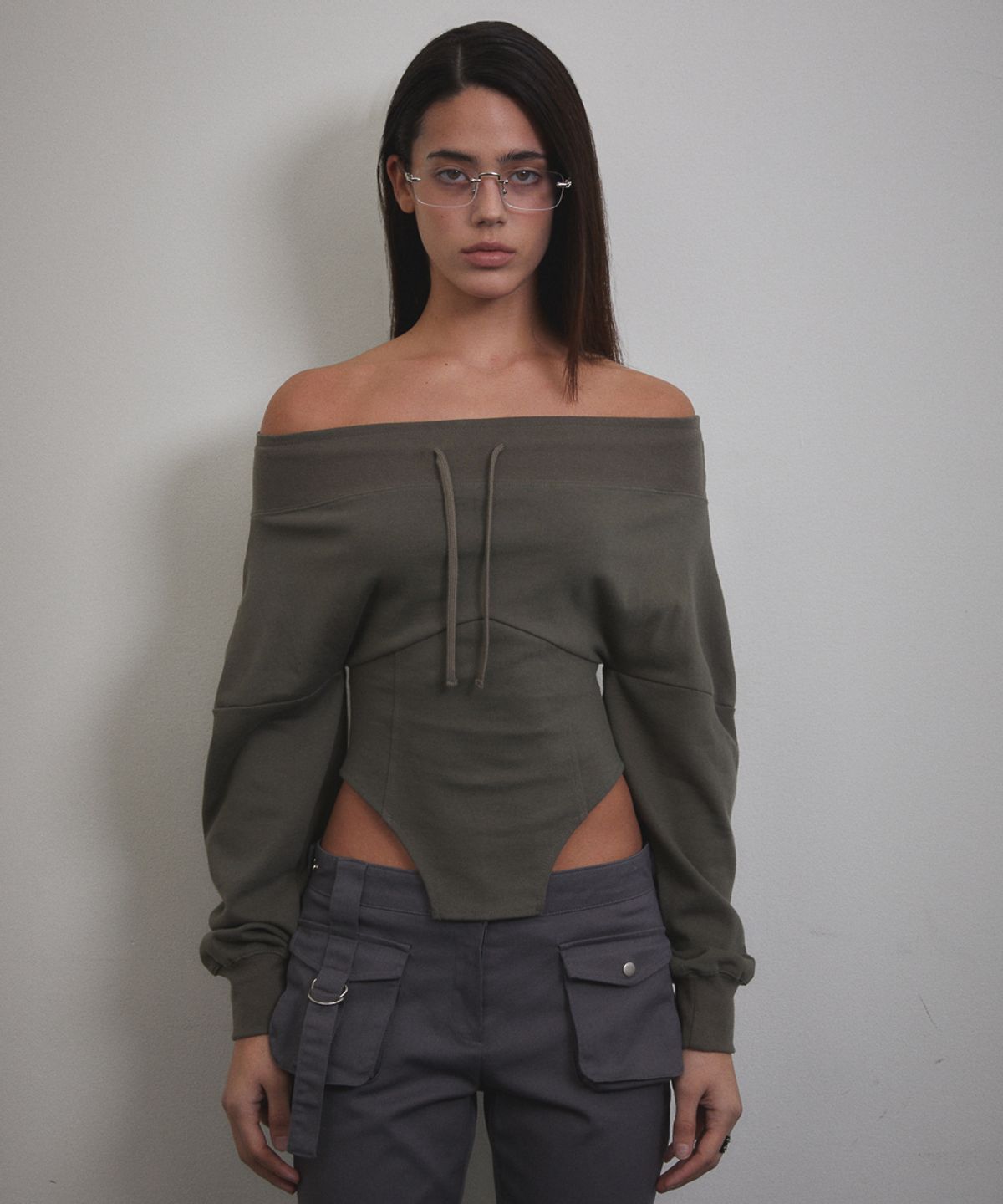 분트(VOONT) Corset Off Shoulder Sweatshirt (KHAKI)