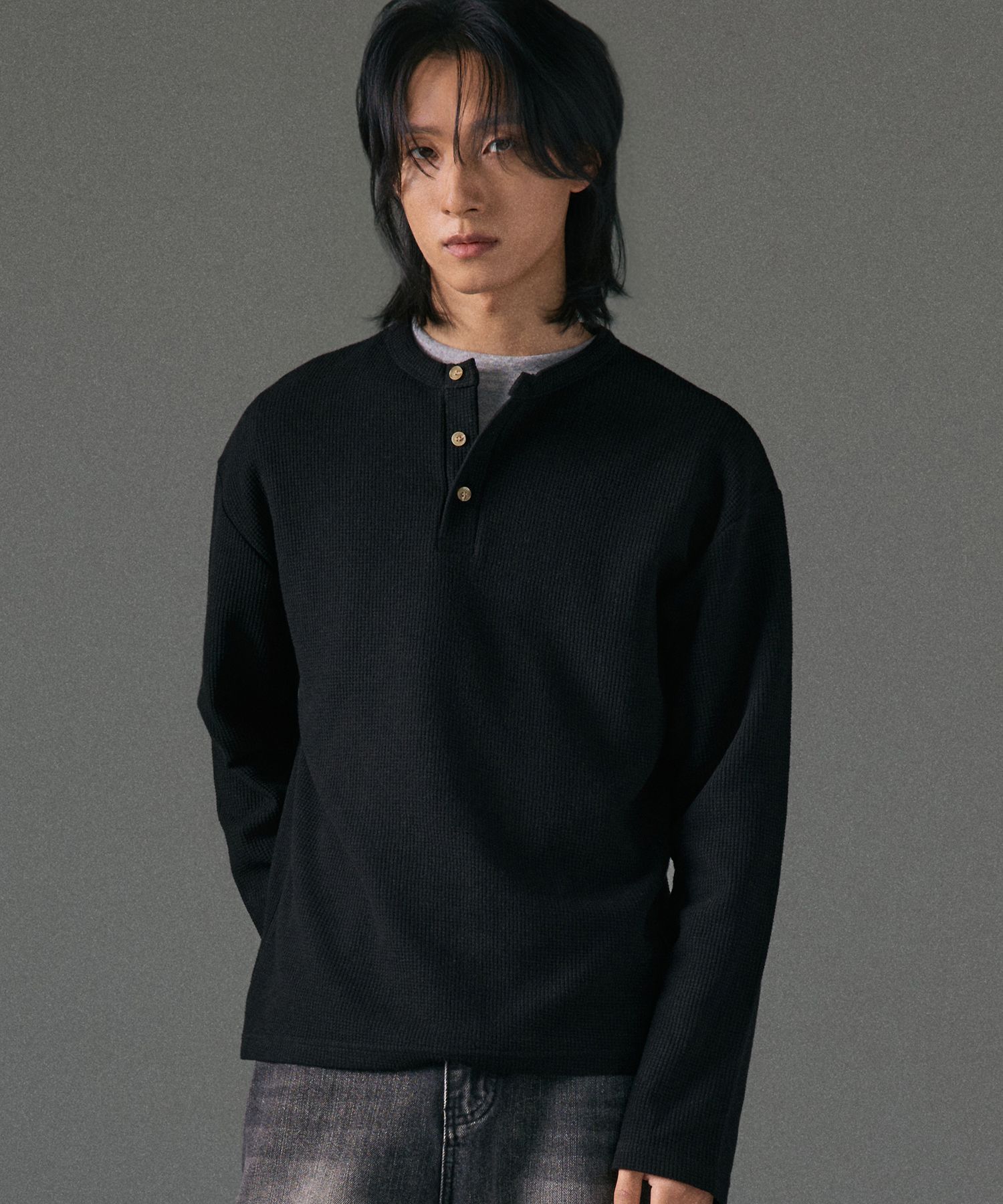 MUSINSA公式 | LXT ワッフルヘンリーネッククロップTシャツ[ブラック]