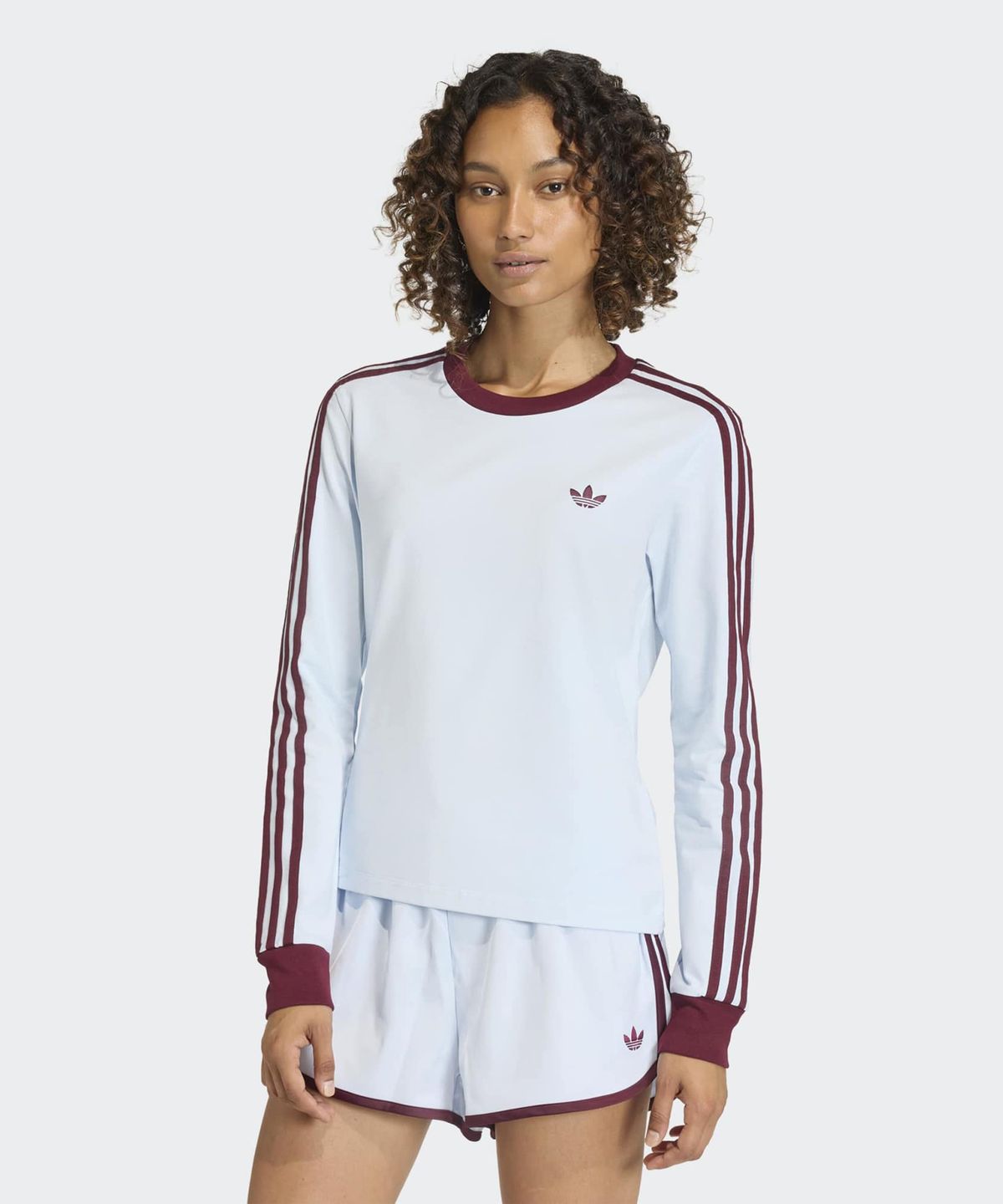 아디다스(ADIDAS) 3-스트라이프 롱 슬리브 슬림 핏 티셔츠 - 크리스탈스카이:마룬 / KD3689