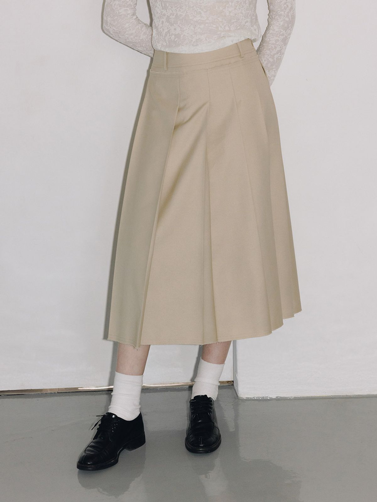 루에브르(LOEUVRE) Structured Pleated A-Line Midi Skirt SW6SS684_2color