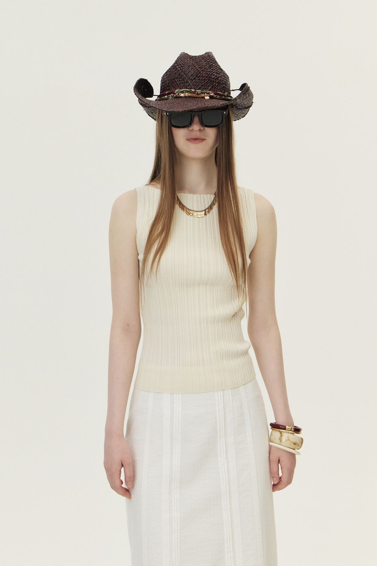 쿠메(KUMÉ) Ribbed Pleated Sleeveless Sweater, Ivory