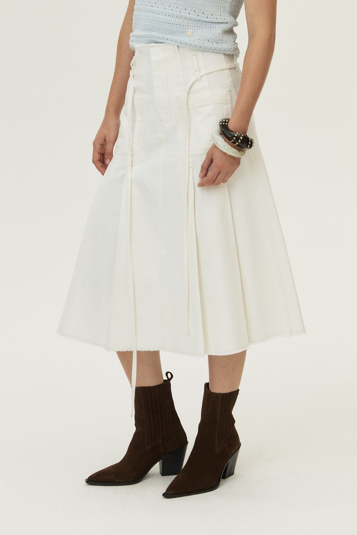쿠메(KUMÉ) Front Pocket Pleated Cotton Skirt, Ivory