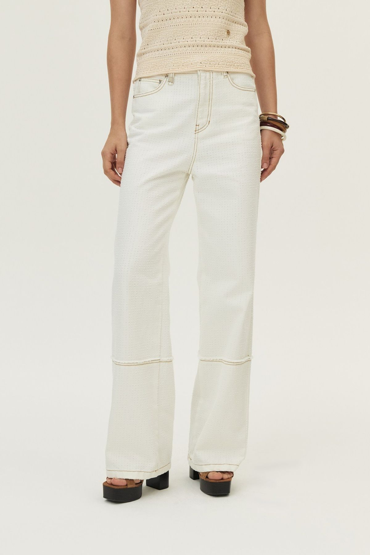 쿠메(KUMÉ) Punched Semi-wide Denim Pants, Ivory