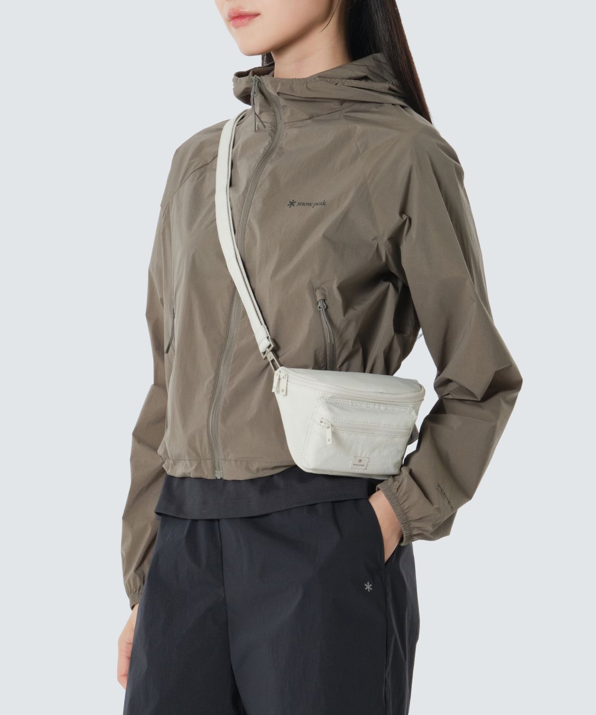 스노우피크 어패럴(SNOWPEAK APPAREL) 경량 타슬란 미니 크로스백 1L (S26MWFCB71) Light Beige