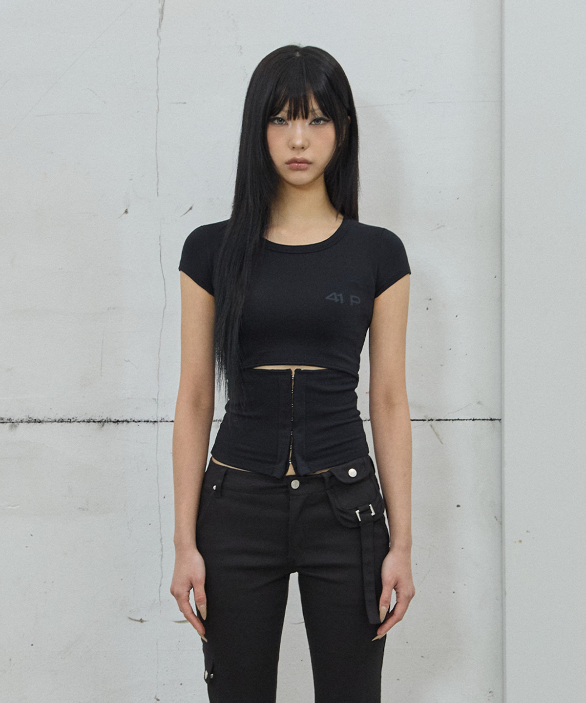 사일프레이(41PRAY) Hooked Cutout Short Sleeve Top / Black