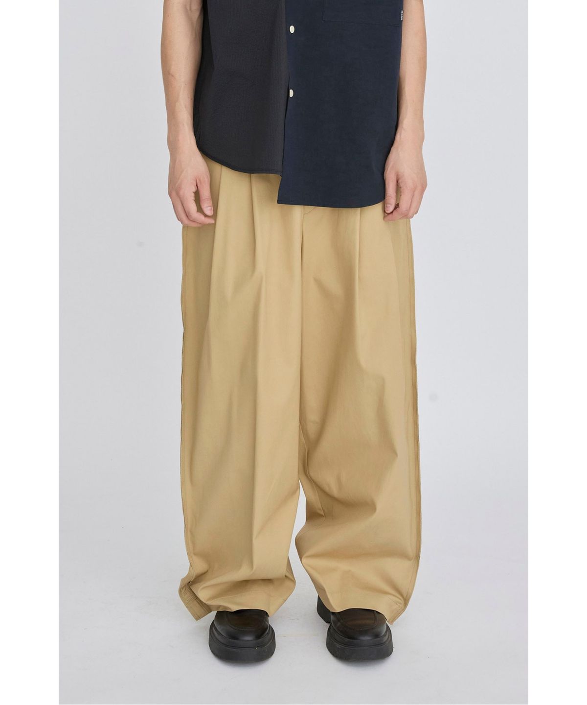 래코드(RECODE) Raw Edged Two Tuck Pants RKPAS26642BEX