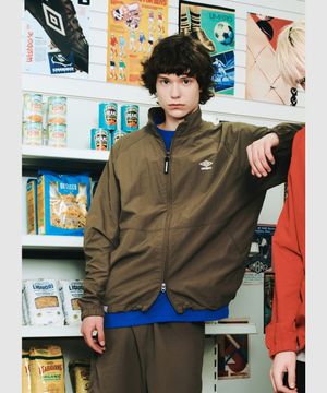 클래식 스탠넥 웜업 바람막이 자켓 브라운 UR121CJK31