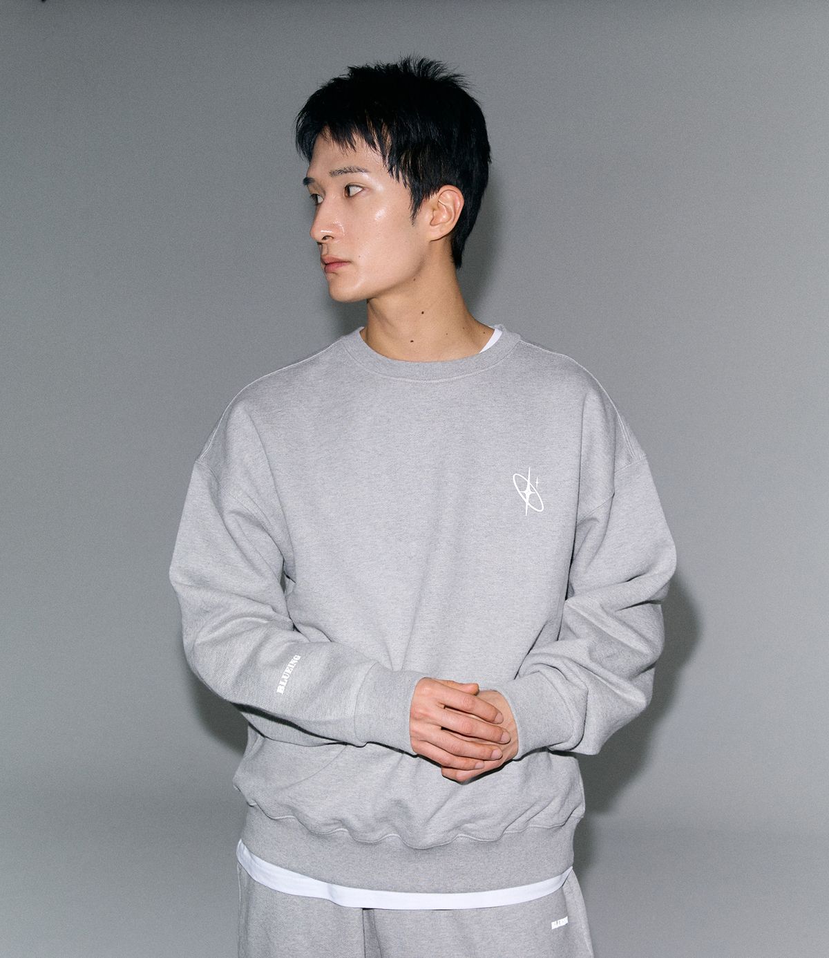 블루잉(BLUEING) SCOTCH SOLID SIMBOL SWEATSHIRT