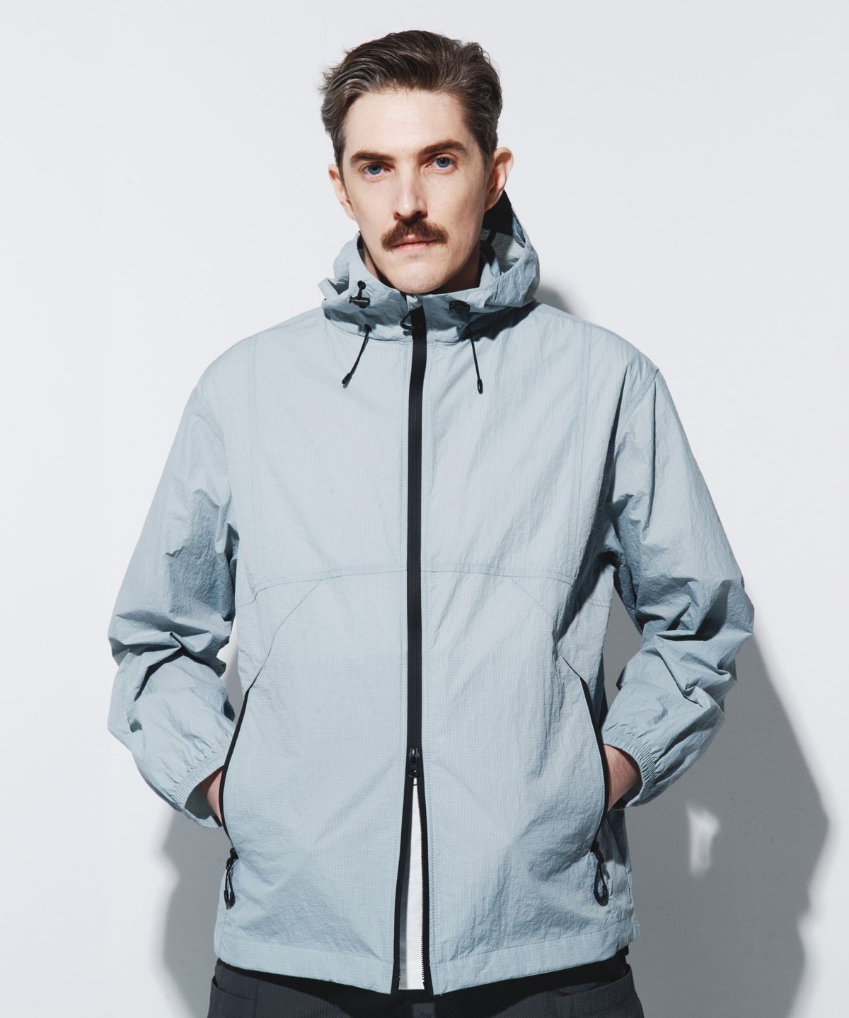 칼라파타르(KALAPATTHAR) AIRY RIPSTOP NYLON TWO-WAY WIND BREAKER - LIGHT BLUE