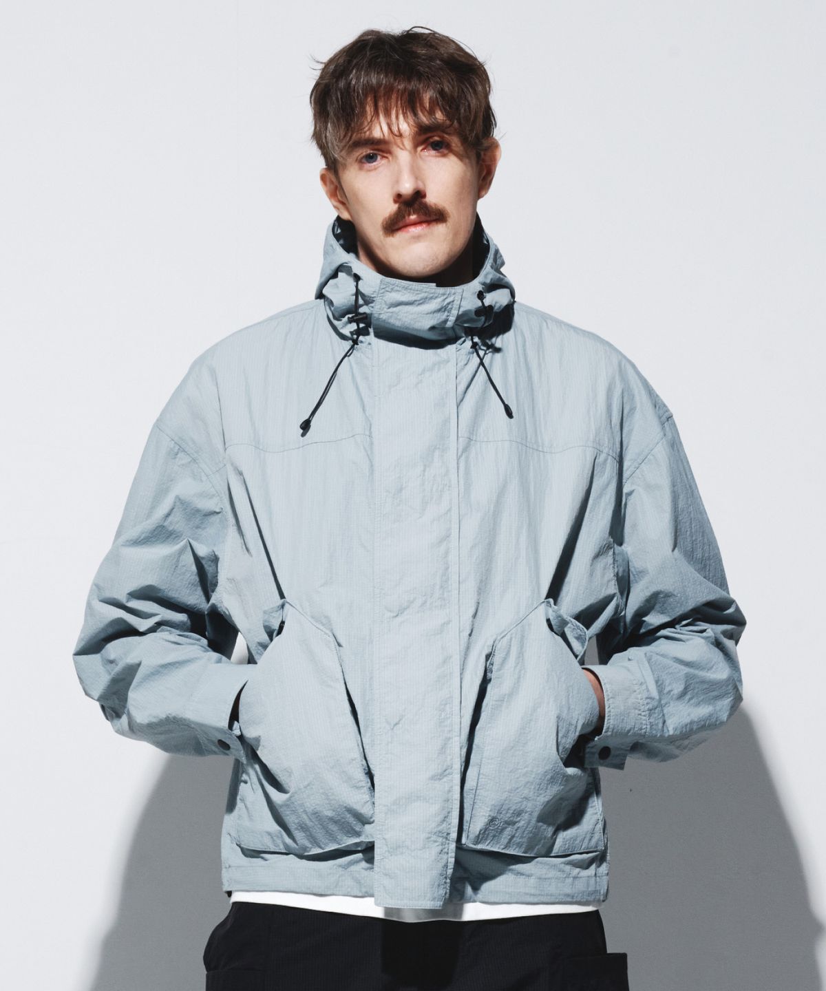 칼라파타르(KALAPATTHAR) NYLON RIPSTOP LIGHT WEIGHT SHELL SHORT-JACKET - SKY BLUE
